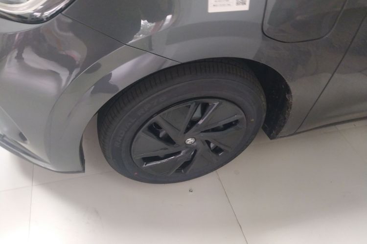 MG 4 EV 2025 car image #9