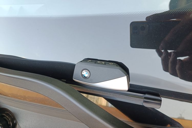BMW i5 2024 image de voiture #9