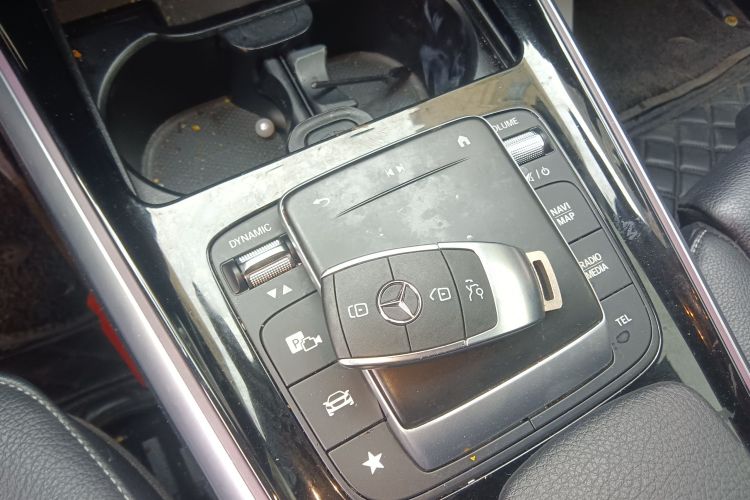 Mercedes-Benz EQB Class 2022 #9 Mercedes-Benz EQB Class 2022 car image #9