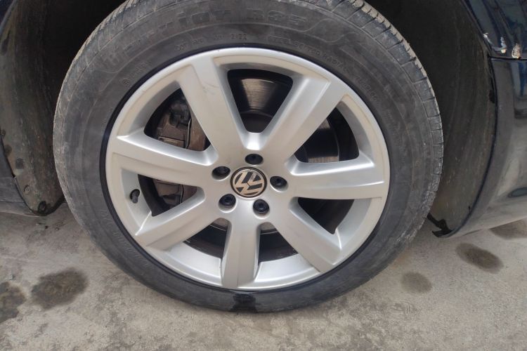 Volkswagen Pheaton 2011 immagine di auto #9