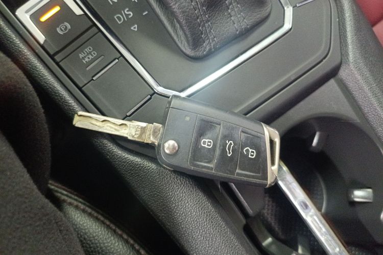 Volkswagen Lamando 2016 immagine di auto #9