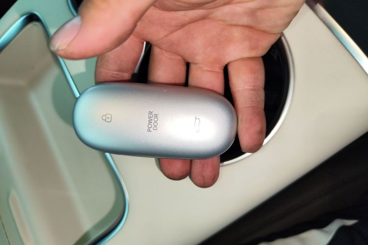 理想汽车 理想MEGA 2024 汽车图片 #9