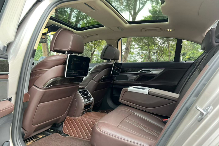 BMW 7 Series 2016 #9 BMW 7 Series 2016 car image #9