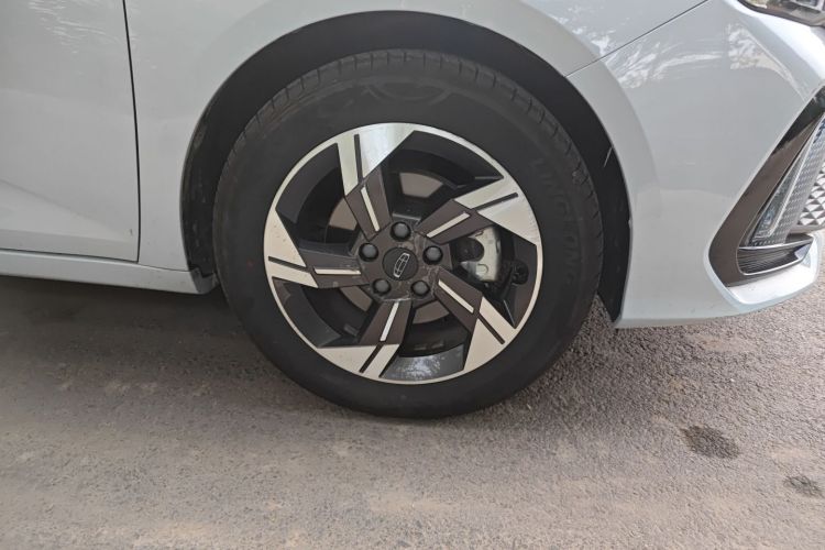 GEELY Emgrand L HiP 2023 car image #9
