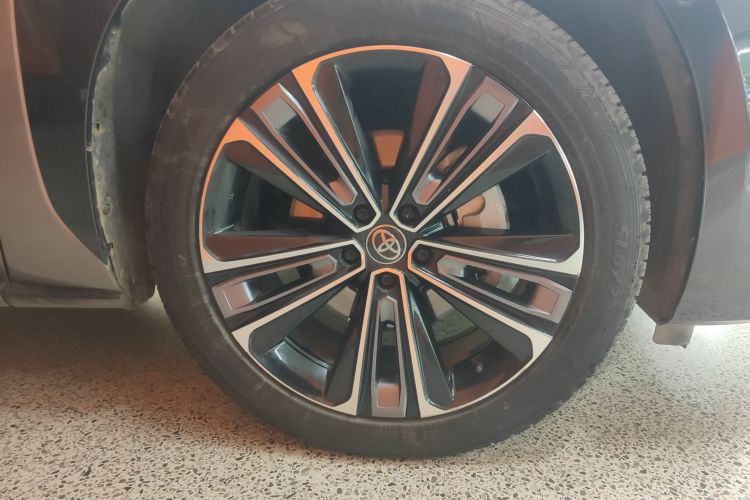 Toyota bZ4X 2022 immagine di auto #9