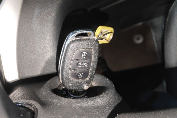 Hyundai Elantra AD 2019 car image #9