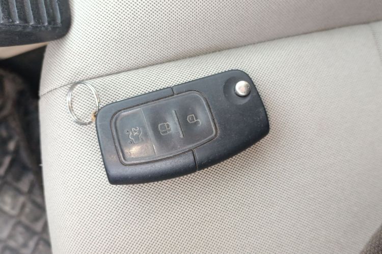 Ford Fiesta 2016 car image #9