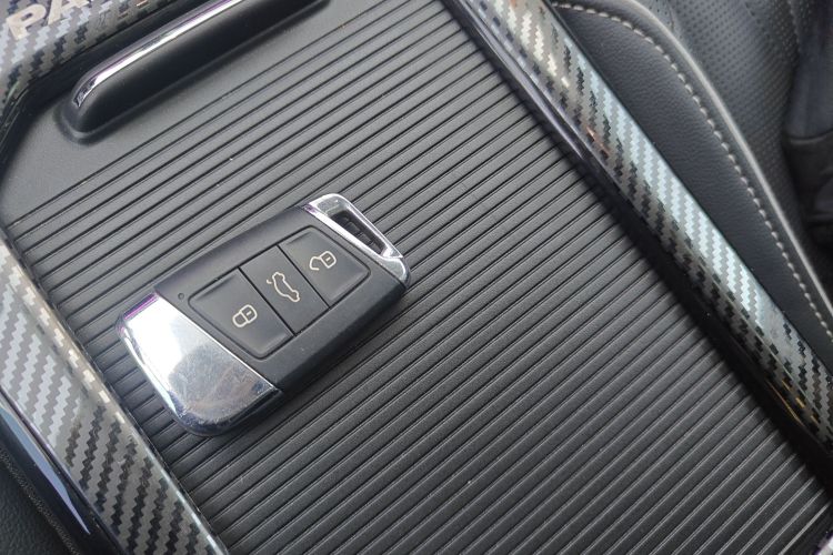 Volkswagen Passat 2022 car image #9