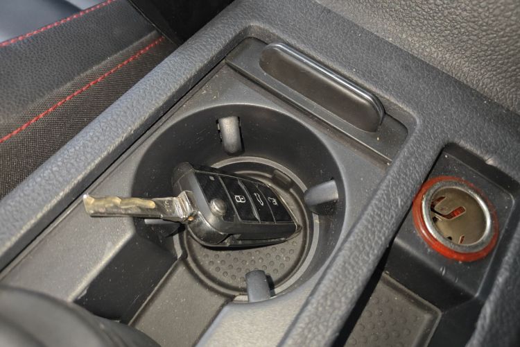 Volkswagen GolfGTI 2016 car image #9