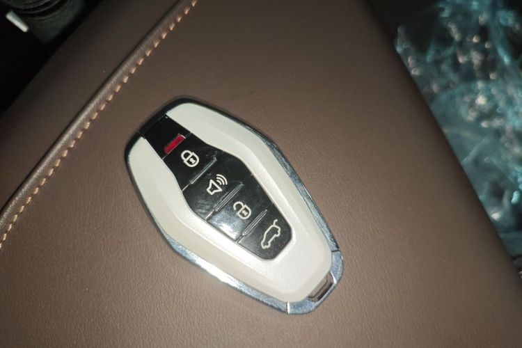 Jetour X95 2025 car image #9