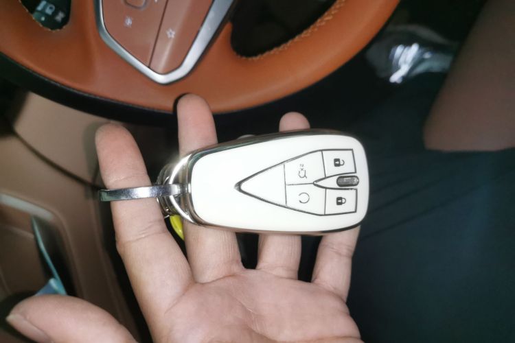 Changan UNI-Z PHEV 2024 #9 Changan UNI-Z PHEV 2024 car image #9