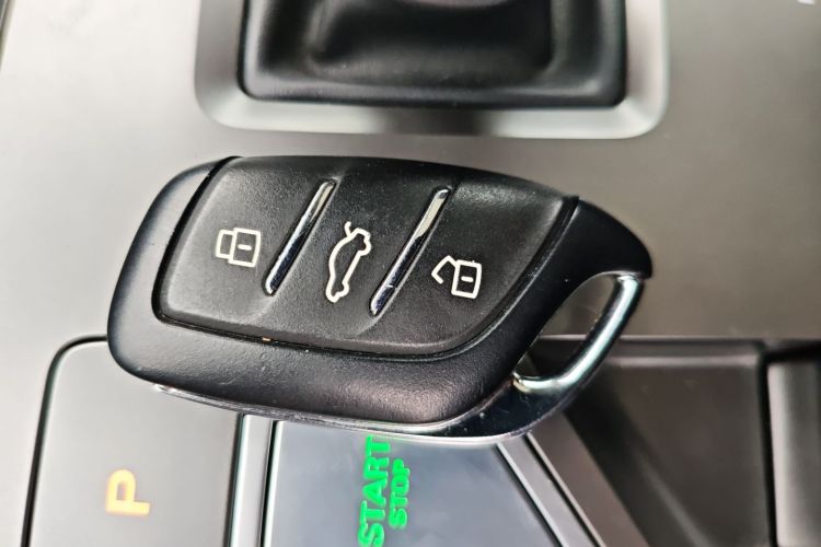 Roewe D5X DMH 2024 imagem de carro #9