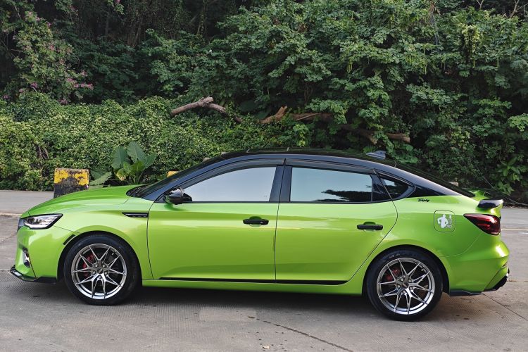 MG 6 New Energy 2020 car image #9