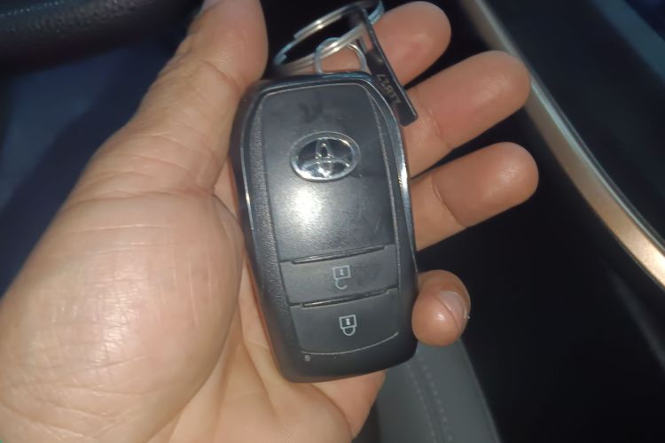 Toyota bZ3 2023 immagine di auto #9