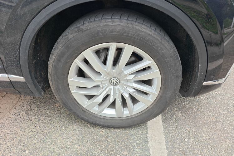 Volkswagen Touareg 2019 car image #9