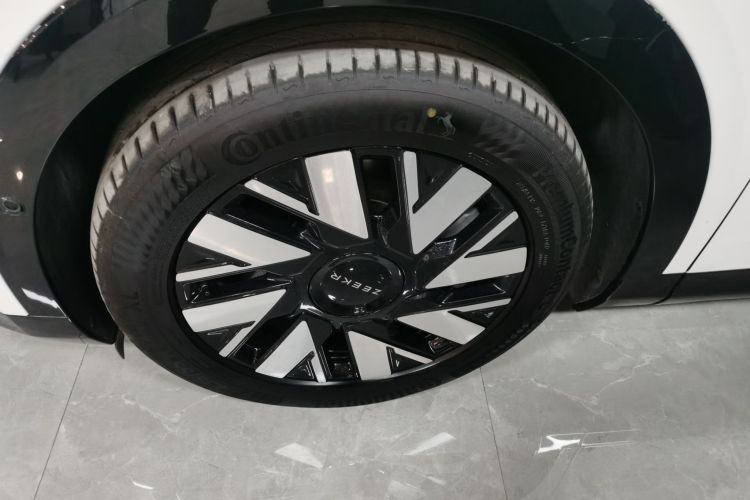 极氪 极氪MIX 2024 汽车图片 #9