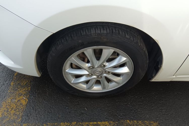 长安 悦翔V7 2017 汽车图片 #9