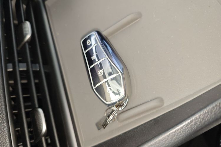 BYD Seal 05 DM-i 2025 car image #9
