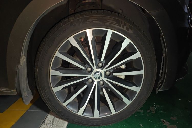 Skoda Superb 2019 #9 Skoda Superb 2019 car image #9