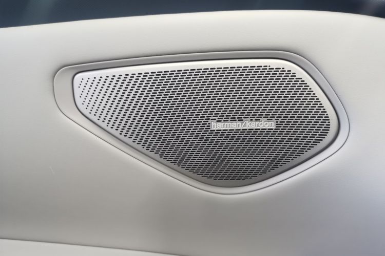 Lynk & Co #9 Lynk & Co immagine di auto #9