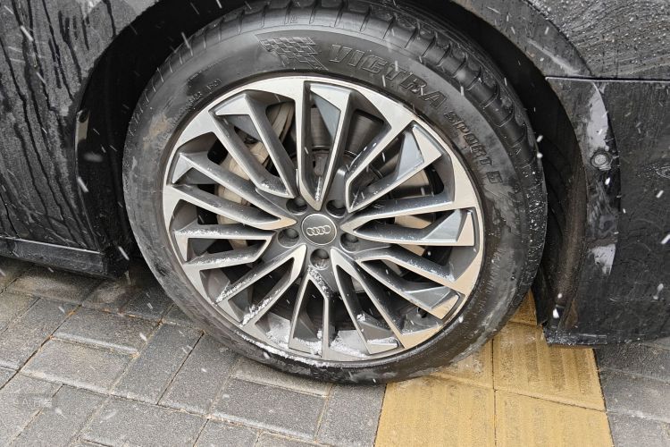 Audi A6L New Energy 2021 #9 Audi A6L New Energy 2021 car image #9