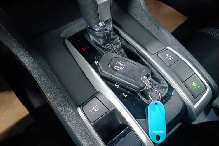 Honda Civic 2017 car image #9