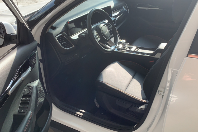 起亚 赛图斯 汽车图片 #9