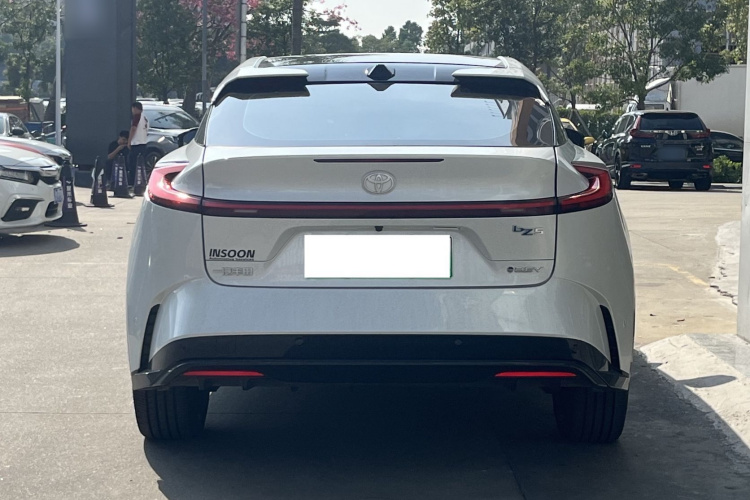 Toyota bZ5 2025 car image #9