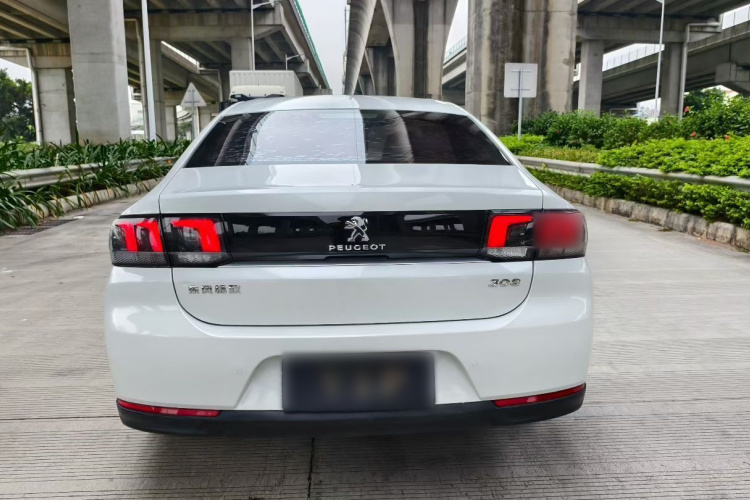 Peugeot 308 2019 car image #9