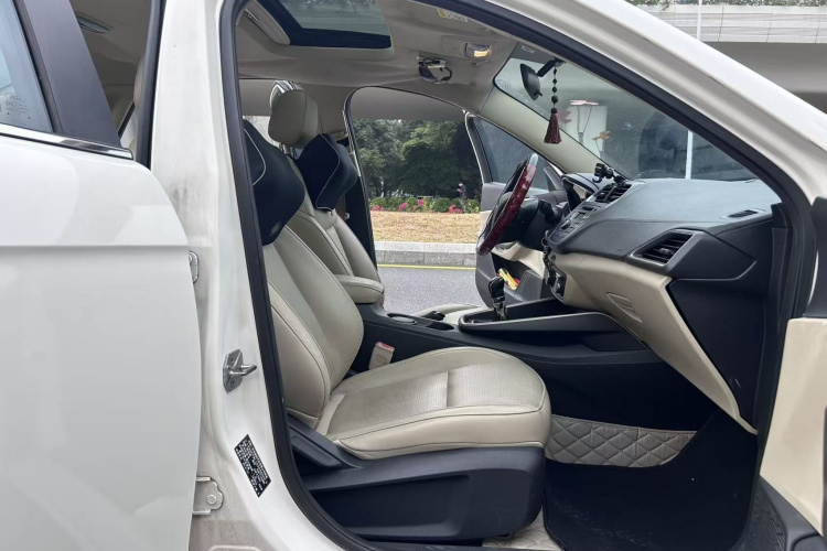 Ford Escort 2015 #9 Ford Escort 2015 immagine di auto #9