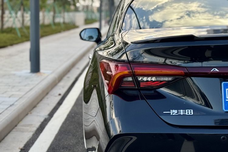 Toyota Avalon 2023 car image #9