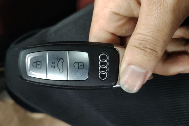 Audi A7L 2024 car image #9