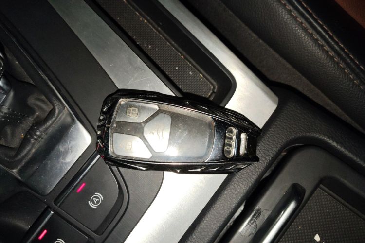 Audi Q5L 2020 car image #9