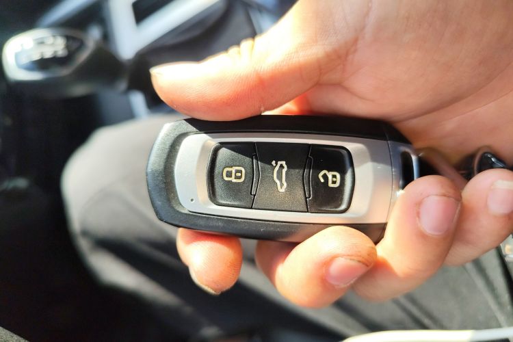 GEELY Vision X6 2018 image de voiture #9