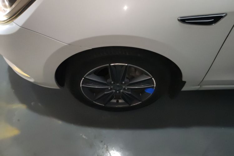 Changan Eado 2017 car image #9