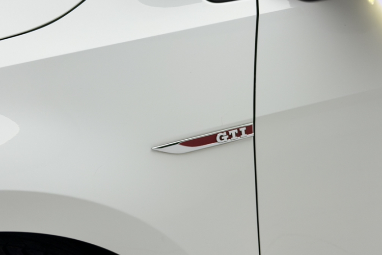 Volkswagen GolfGTI 2017 #9 Volkswagen GolfGTI 2017 car image #9