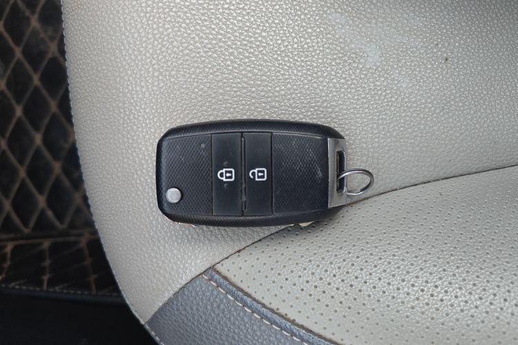 Kia Pegas 2018 image de voiture #9