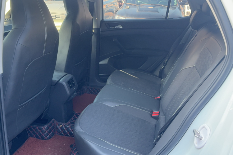 Volkswagen T-Cross 2023 car image #9