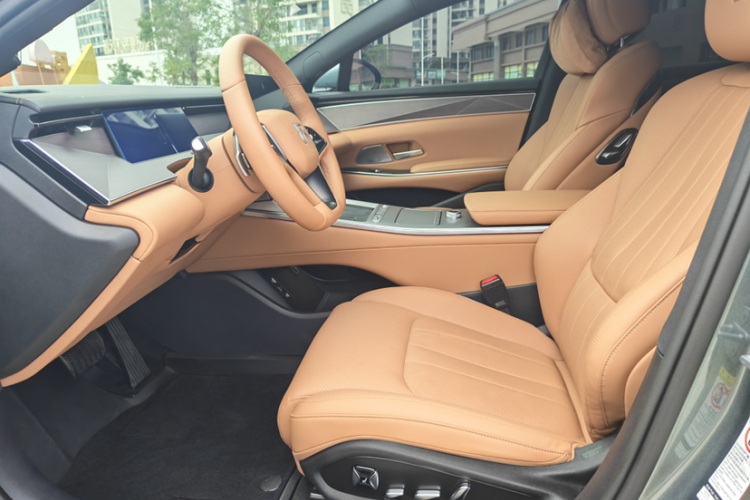 BYD HanL 2025 car image #9