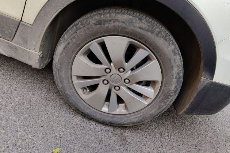 Suzuki S-Cross 2017 immagine di auto #9