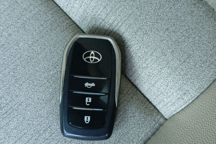 Toyota Camry 2021 car image #9