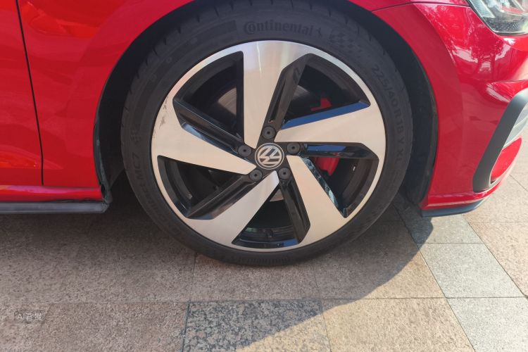 Volkswagen GolfGTI 2019 car image #9