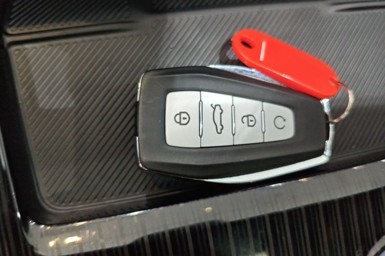 GEELY Monjaro 2024 car image #9