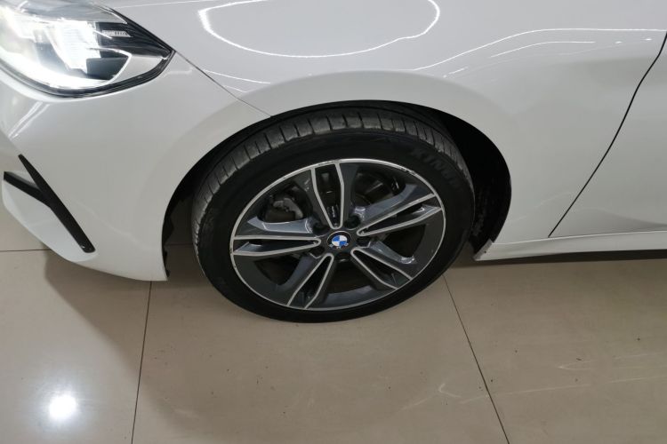 BMW 1 Series 2021 car image #9