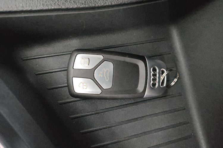 Audi Q7 2019 #9 Audi Q7 2019 car image #9