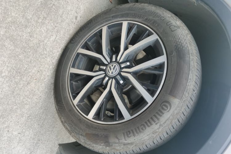 Volkswagen Tiguan L 2018 #9 Volkswagen Tiguan L 2018 car image #9