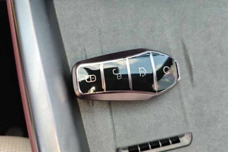 BYD Seal 07 DM-i 2024 #9 BYD Seal 07 DM-i 2024 car image #9