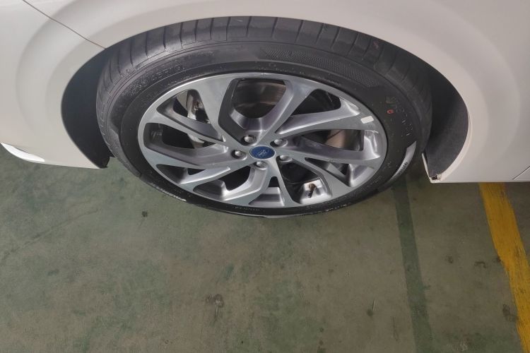 Ford Mondeo 2022 car image #9
