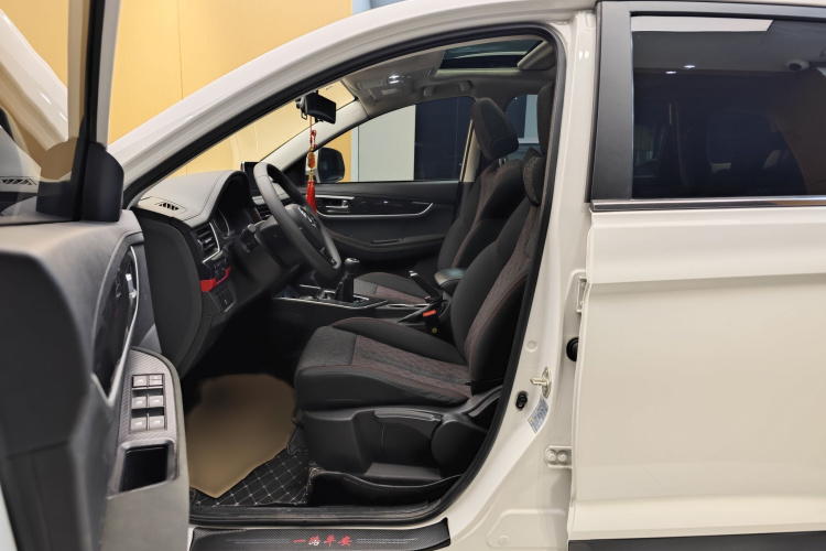 T5 2019 car image #9