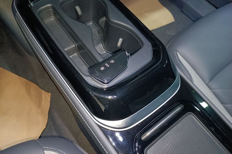 Volkswagen ID.4 Crozz 2022 immagine di auto #9